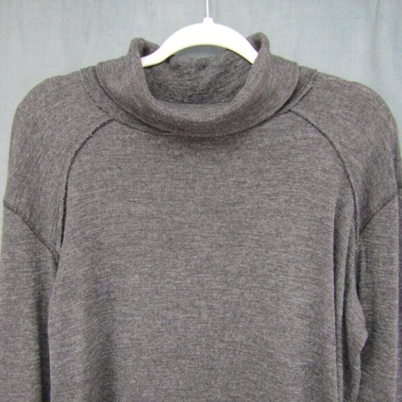 Free People We The Free Gray Split Back Turtleneck Tunic Top Size L Long Sleeve - Picture 2 of 10